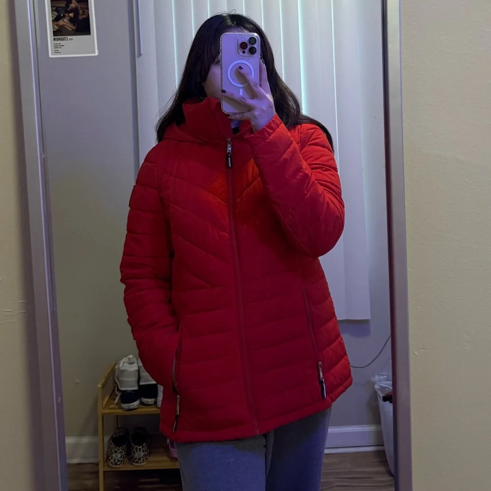 Red Tommy Hilfiger Puffer Jacket - Picture 2 of 9